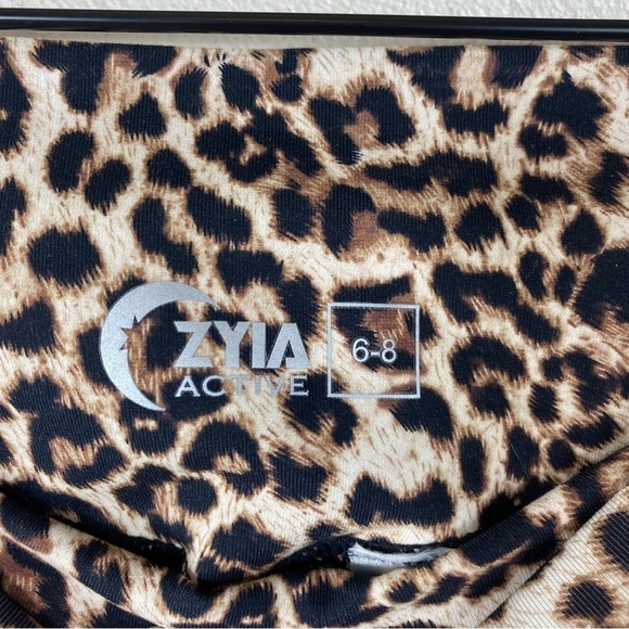 Zia Brilliant Scrunchy What Leopard Leggings
Size Medium 6-8 - Picture 8 of 8